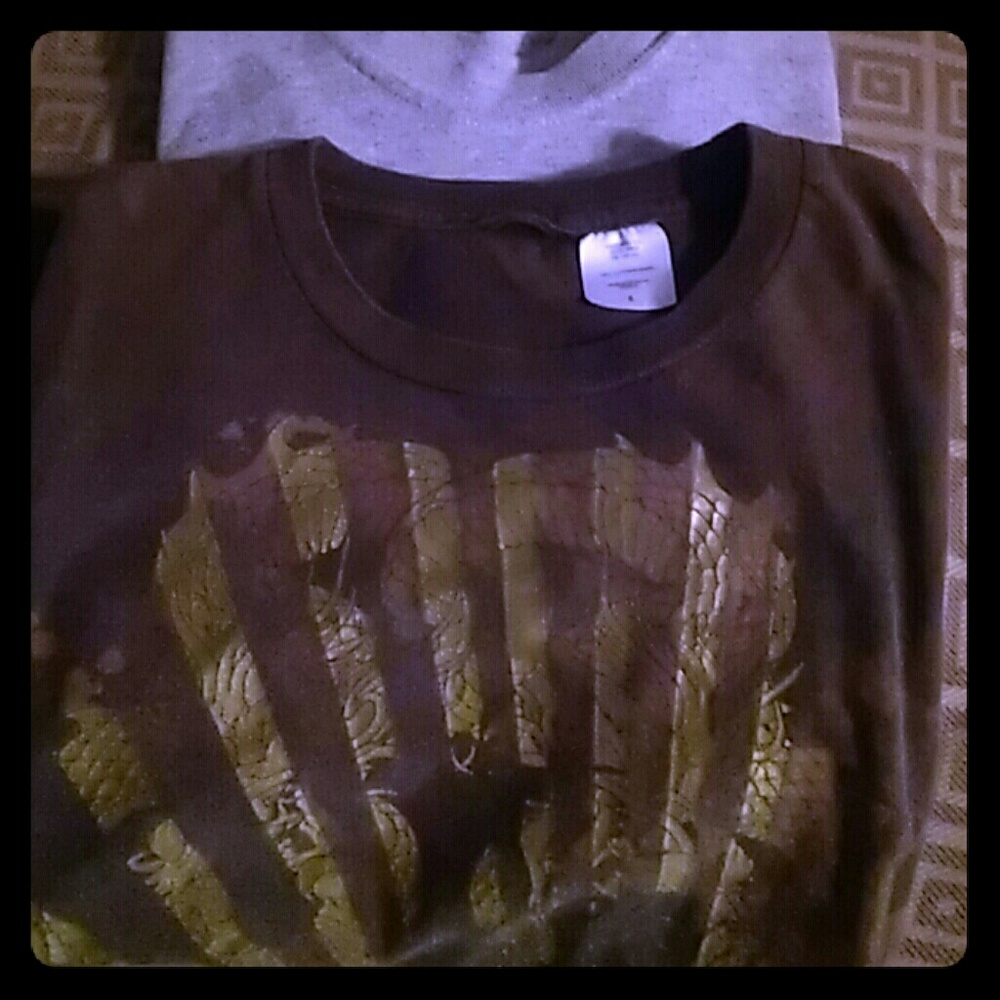 💰Bundle and save 3 for $10 lot of 2 boy's shirts